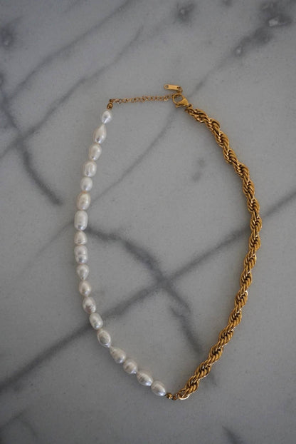 Willow Pearl Necklace