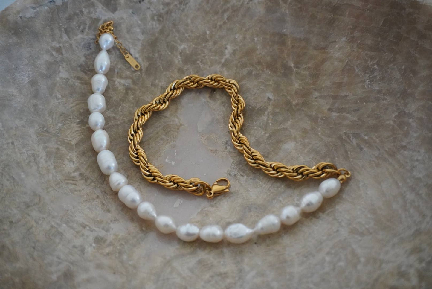 Willow Pearl Necklace