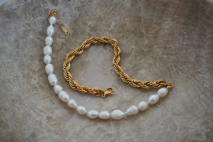 Willow Pearl Necklace